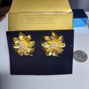 Avon Gold Floral Pearl Cluster Earrings